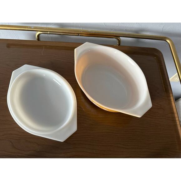 Vintage 1970's Pyrex Butterfly Gold Covered Casserole Dish with LID Collectible - Picture 3 of 9